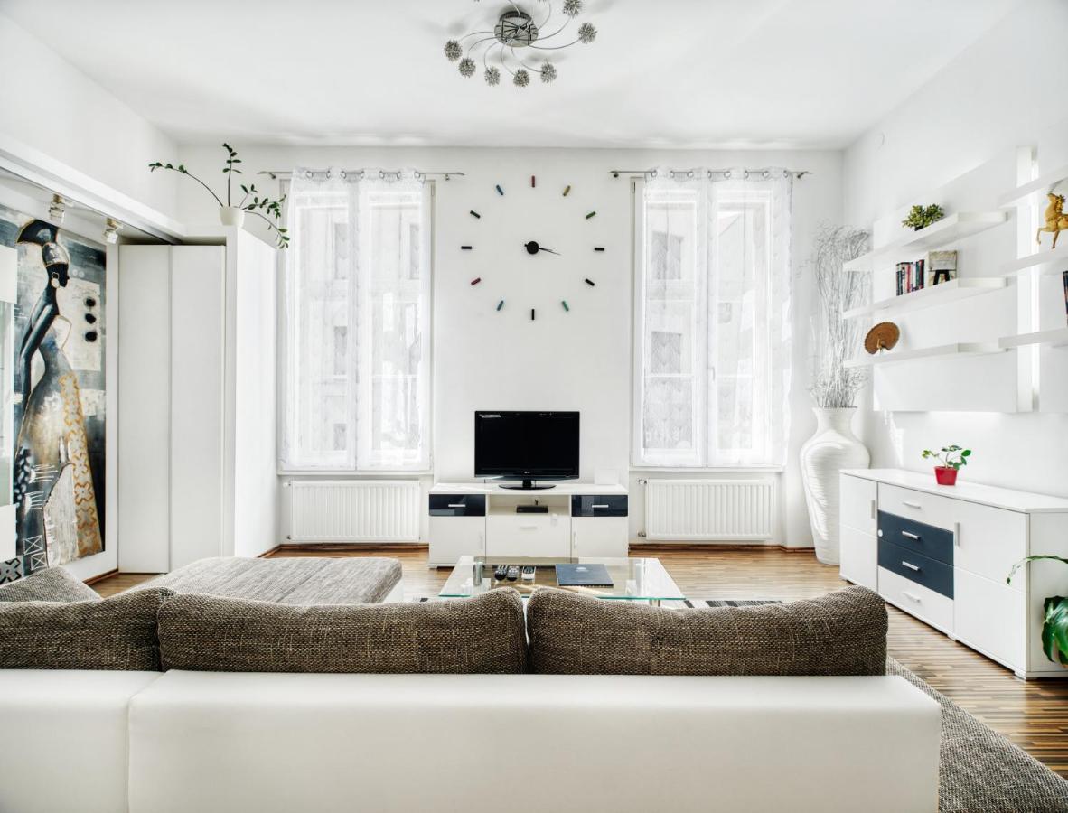 Vicus By Irundo *