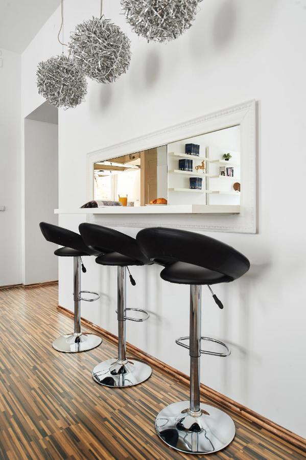 Vicus By Irundo *